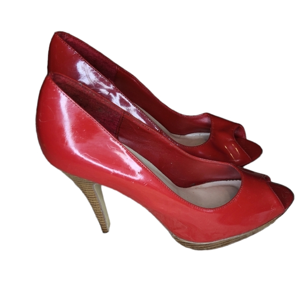 *NWT* Red Pumps Size 9 - Picture 2 of 3